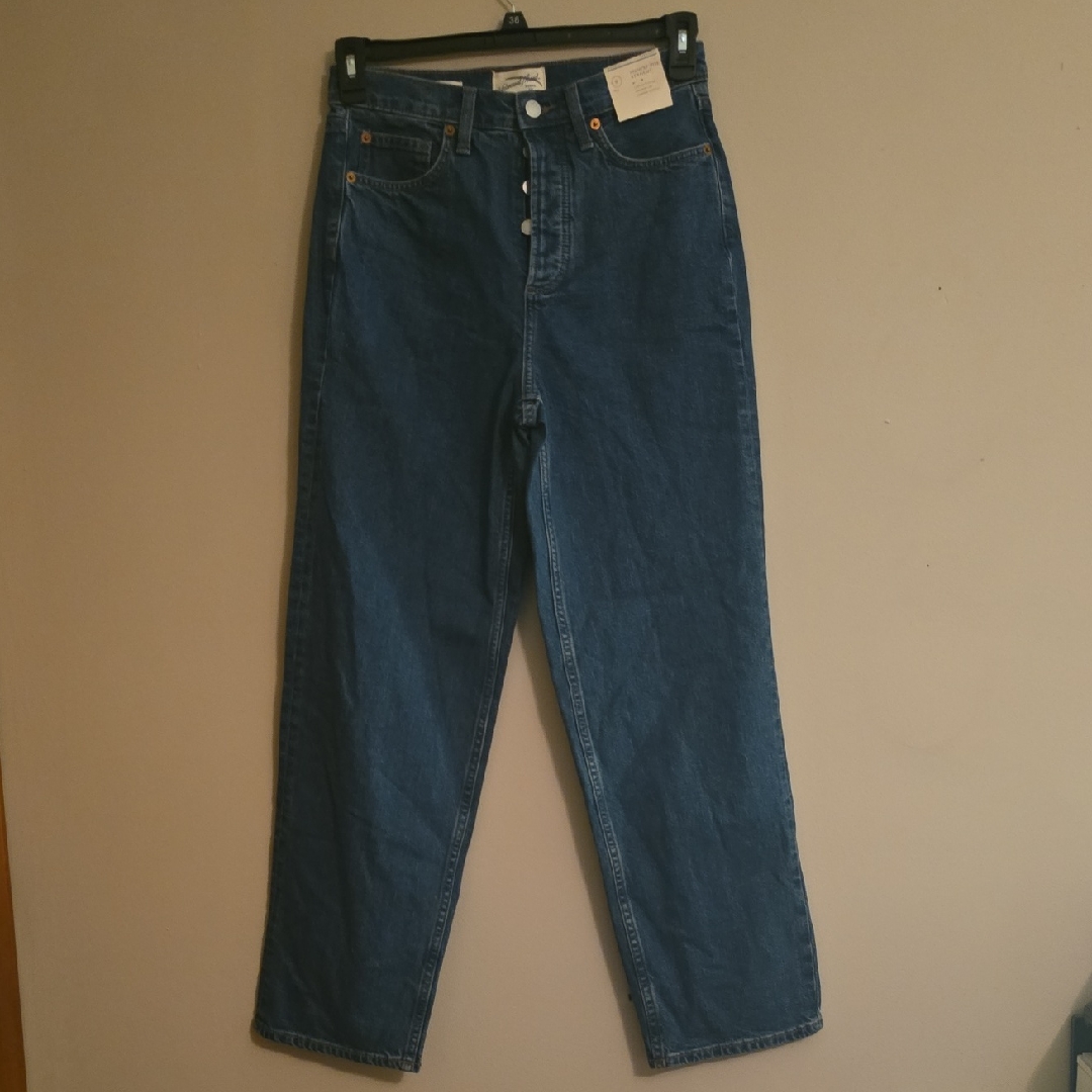 New Universal Thread Women's Size 6 Highest Rise Straight Medium Wash Jeans